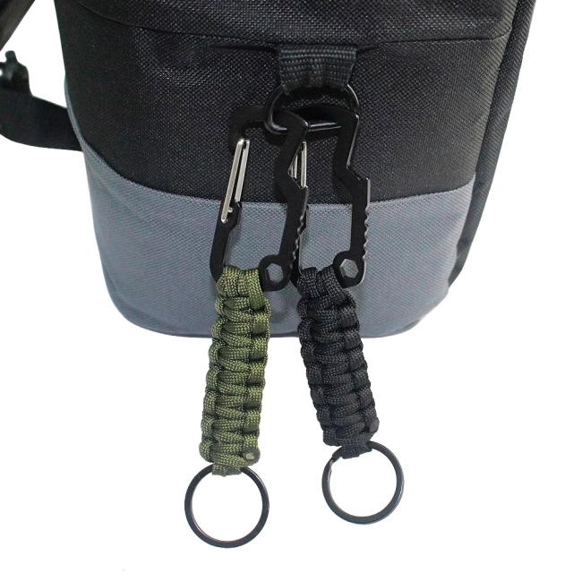 карабін з паракордом