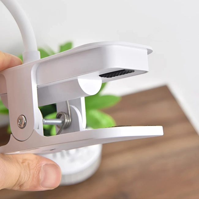 нічник з прищіпкою