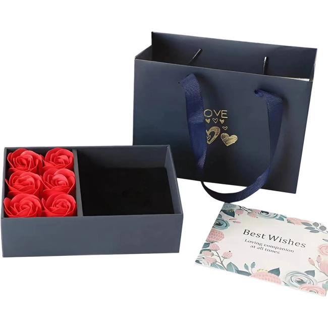 подарункова коробка з трояндами
