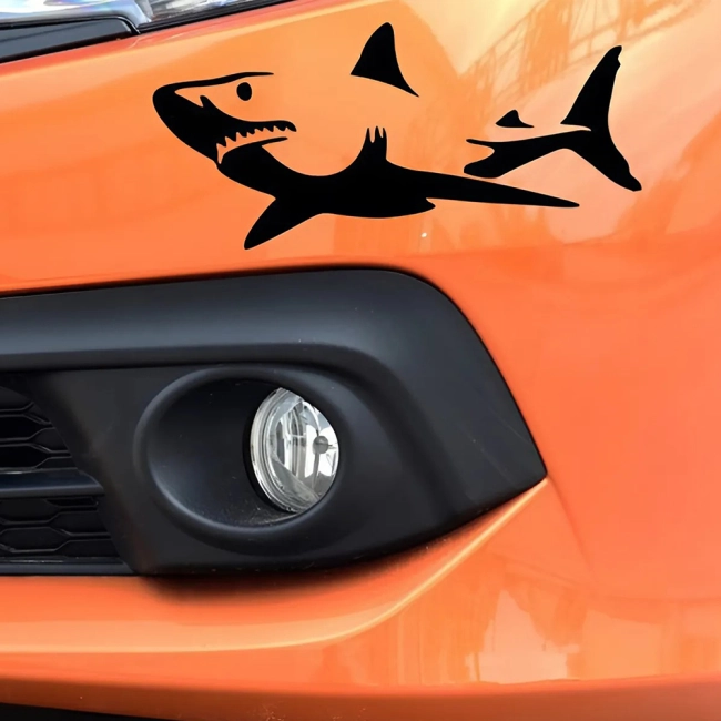 наклейка с акулой на авто