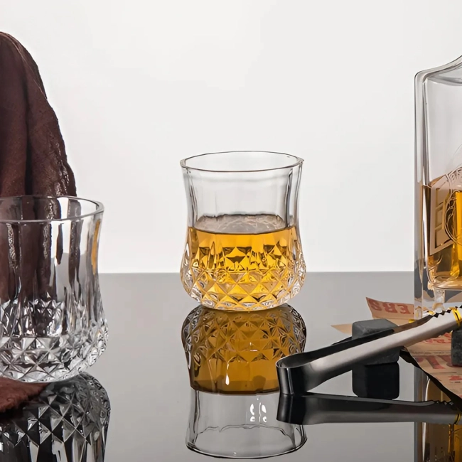 набір для віскі у футлярі