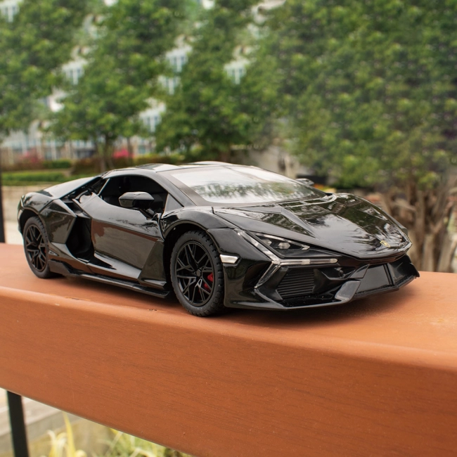 модель Lamborghini Revuelto