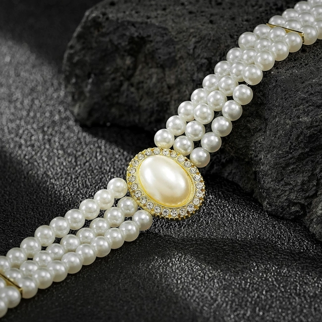 жіночий перлинний чокер