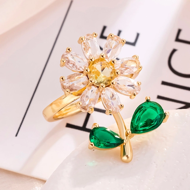 кольцо с цветком для девушек