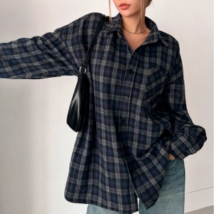 Жіноча сорочка в клітинку вільного крою женская рубашка в клетку