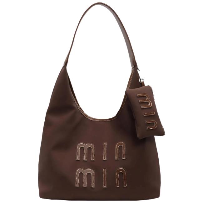 сумка хобо на плече