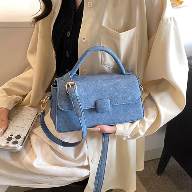 сумка багет для женщины