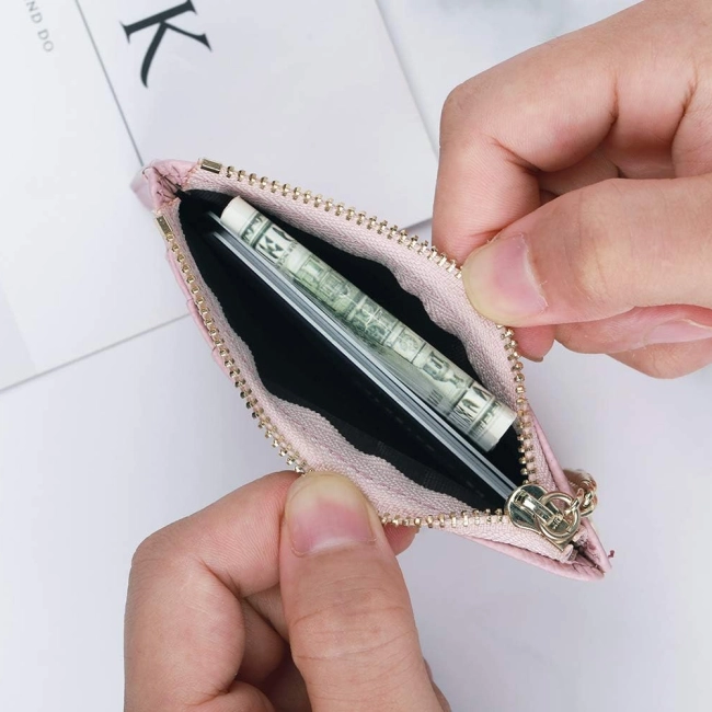 жіночий гаманець для грошей і карток