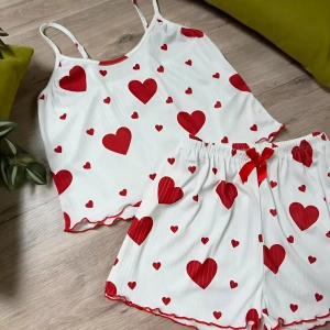 Жіноча піжама із сердечками піжама із сердечками