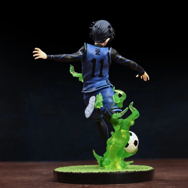 фігурка персонажа з Блю Лок