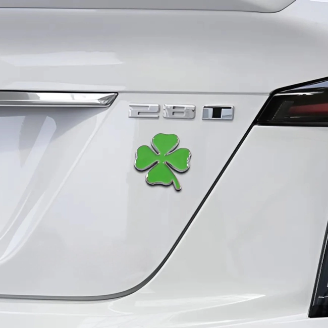 Наклейка клевер на авто