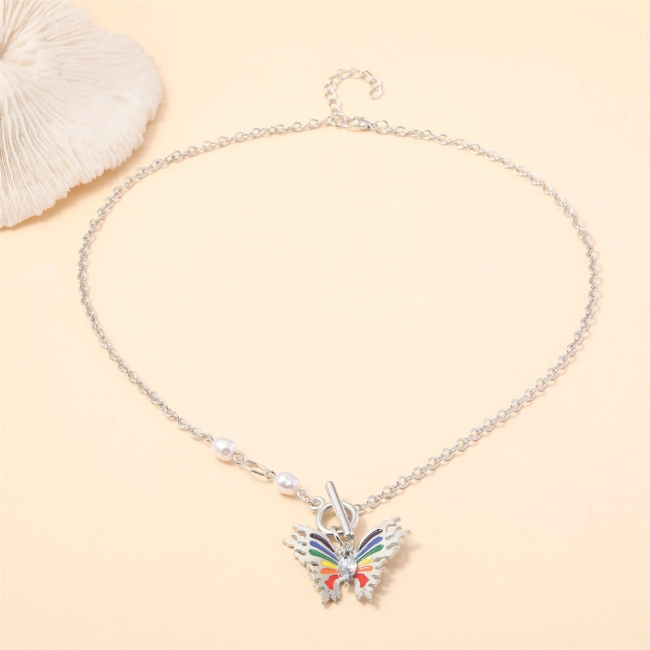 підвіска з метеликом на шию