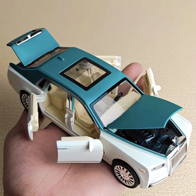 модель машинки Rolls Royce Phantom