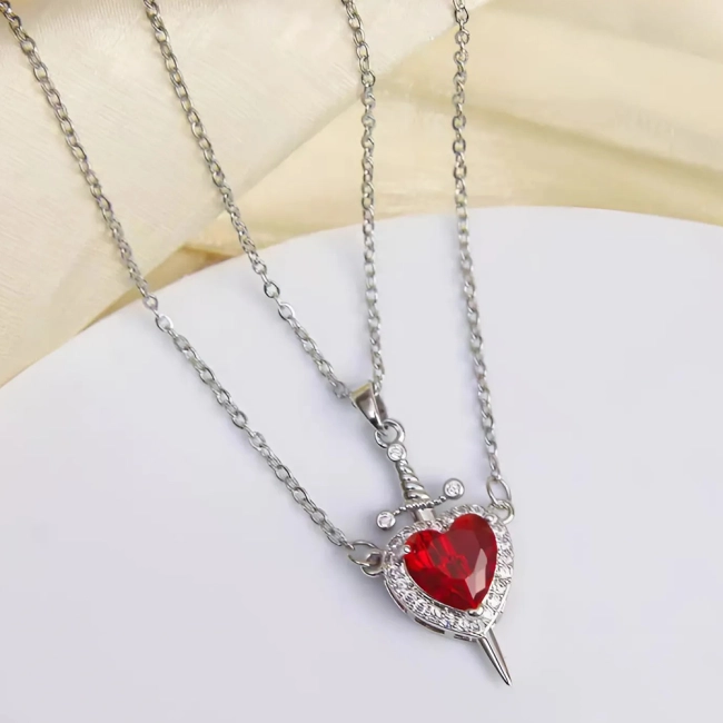 підвіски серце і кинджал