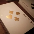 голографические игральные карты
