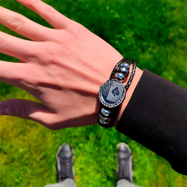 мужской браслет с ремешком