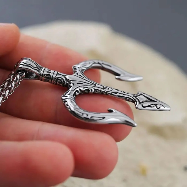 кулон трезубец