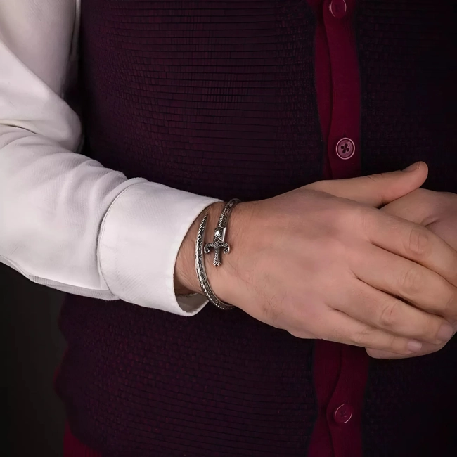 браслет меч