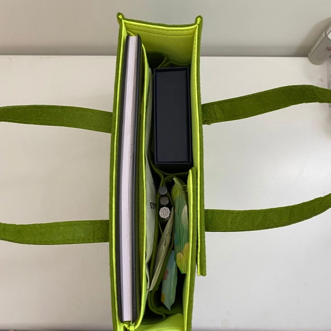 жіноча фетрова сумка