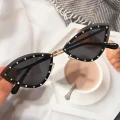 женские солнцезащитные очки со стразами
