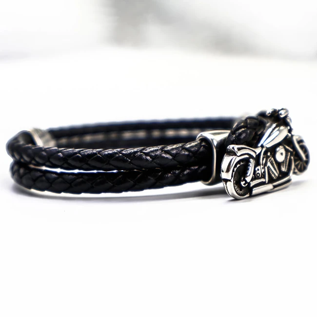 плетеный браслет для мужчины