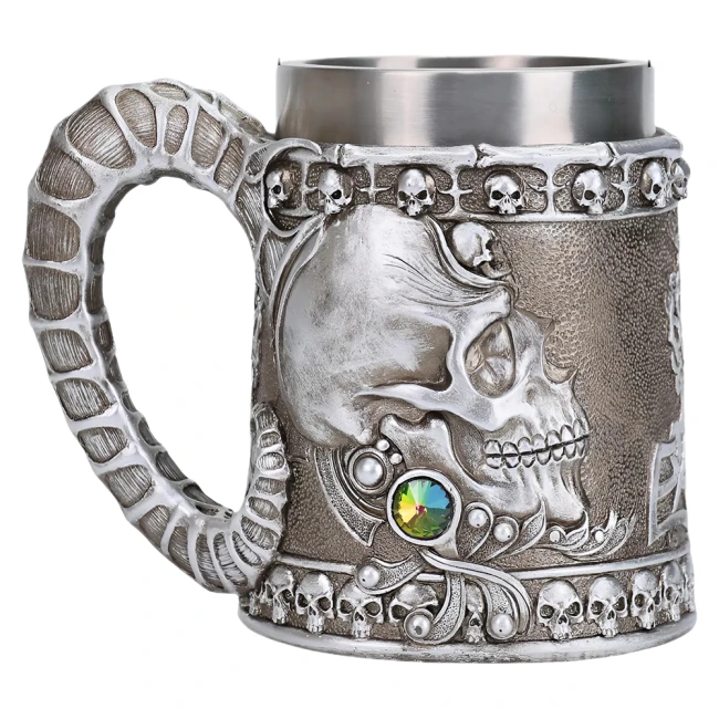 кухоль з черепами