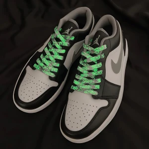 шнурки з візерунком