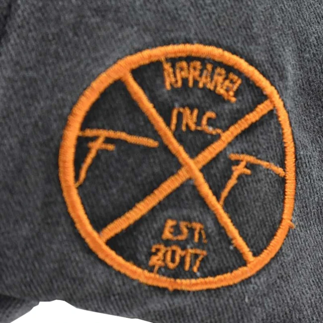 кепка с нашивкой глаза