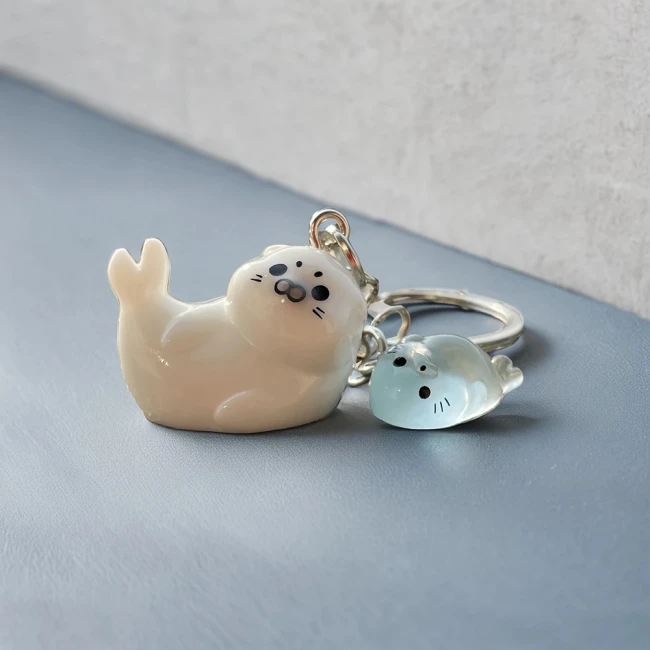 набір брелоків, що світяться