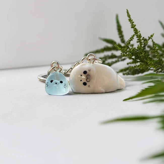 брелоки з тюленями