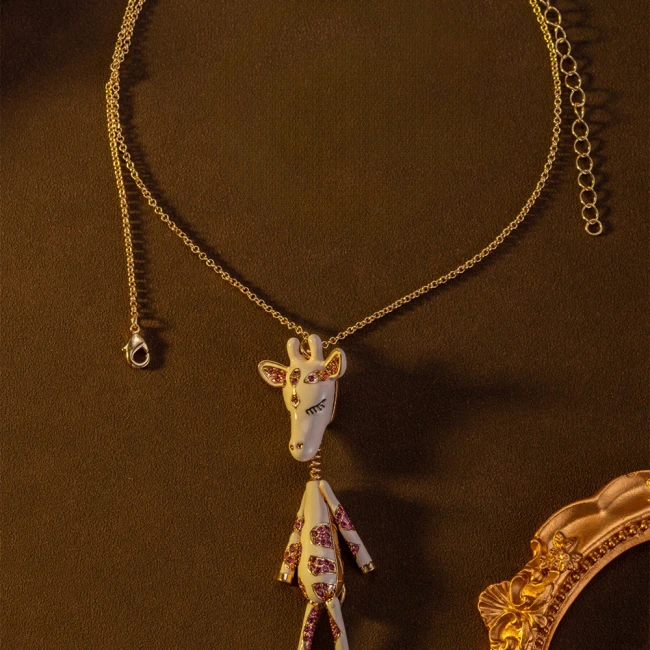 подвеска в виде жирафа,