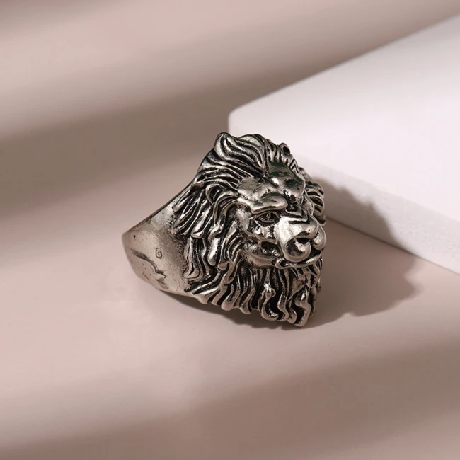перстень в виде льва