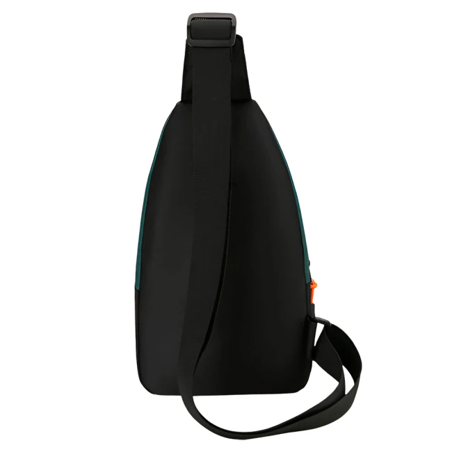 рюкзак трикутної форми