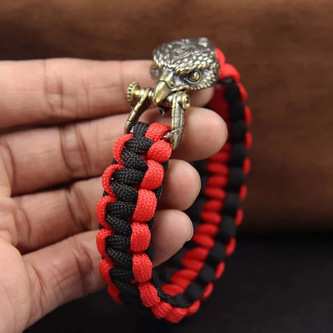 застібка з орлом