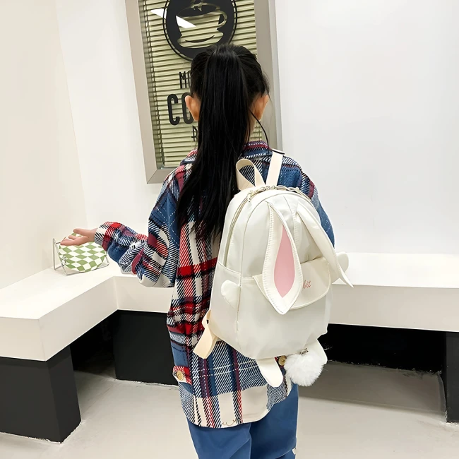 рюкзак із зайцем