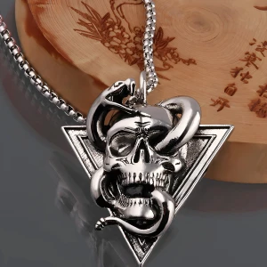 Цепочка с кулоном Череп со змеей цепочка с кулоном