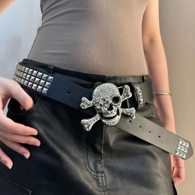 пояс с черепом