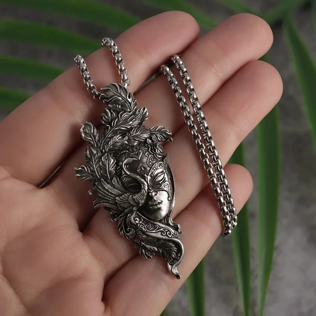 кулон на ланцюжку