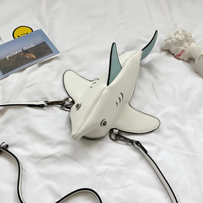 сумка з акулою