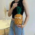 сумка у вигляді ананаса