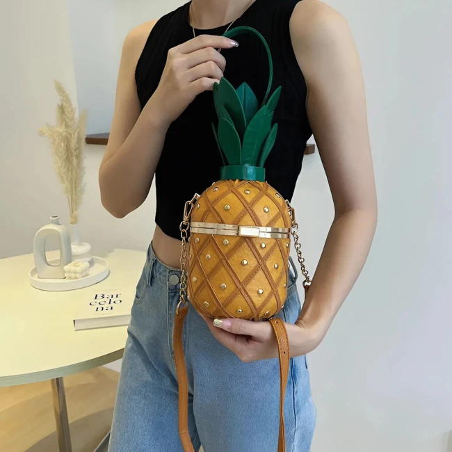 сумка у вигляді ананаса