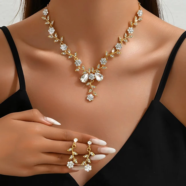 ожерелье и сережки