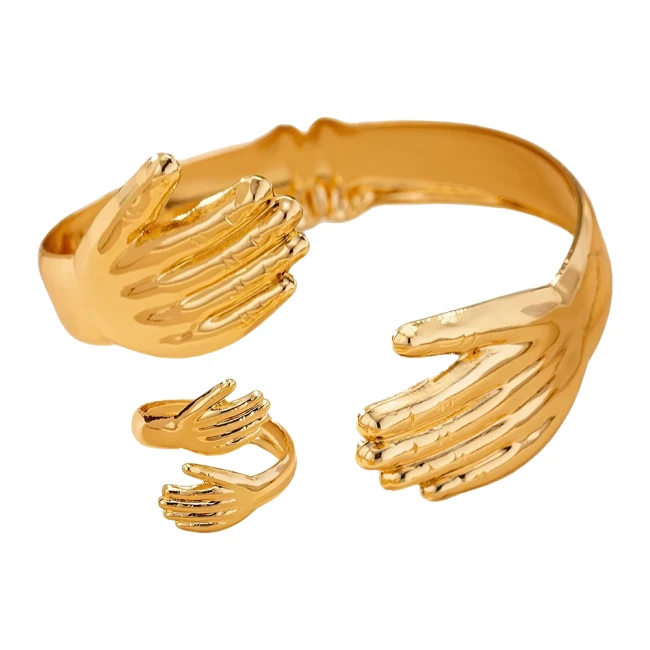 обнимающий браслет