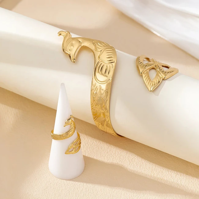 кольцо-павлин