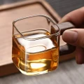 прозрачная чашка