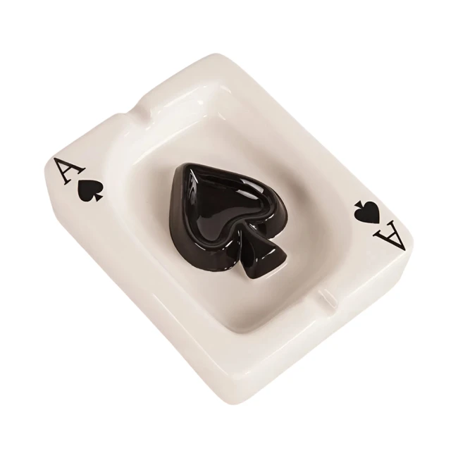 керамическая пепельница