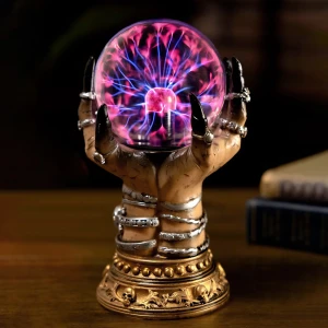 Плазмовий магічний шар на підставці у формі рук магічна куля