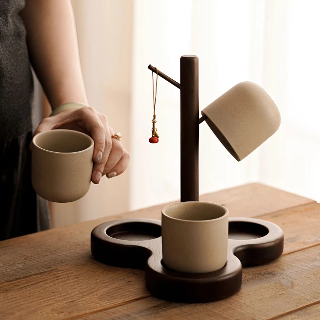 набір керамічних кухлів