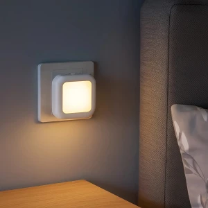 светильник со светодиодным датчиком