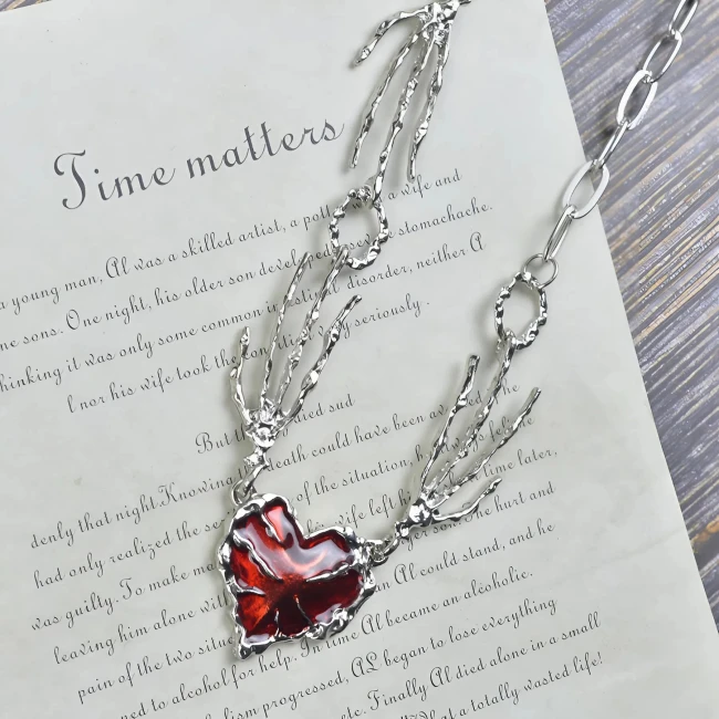 готическое ожерелье